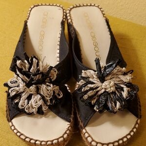 Black Slip-On wedges with Flower sz 9